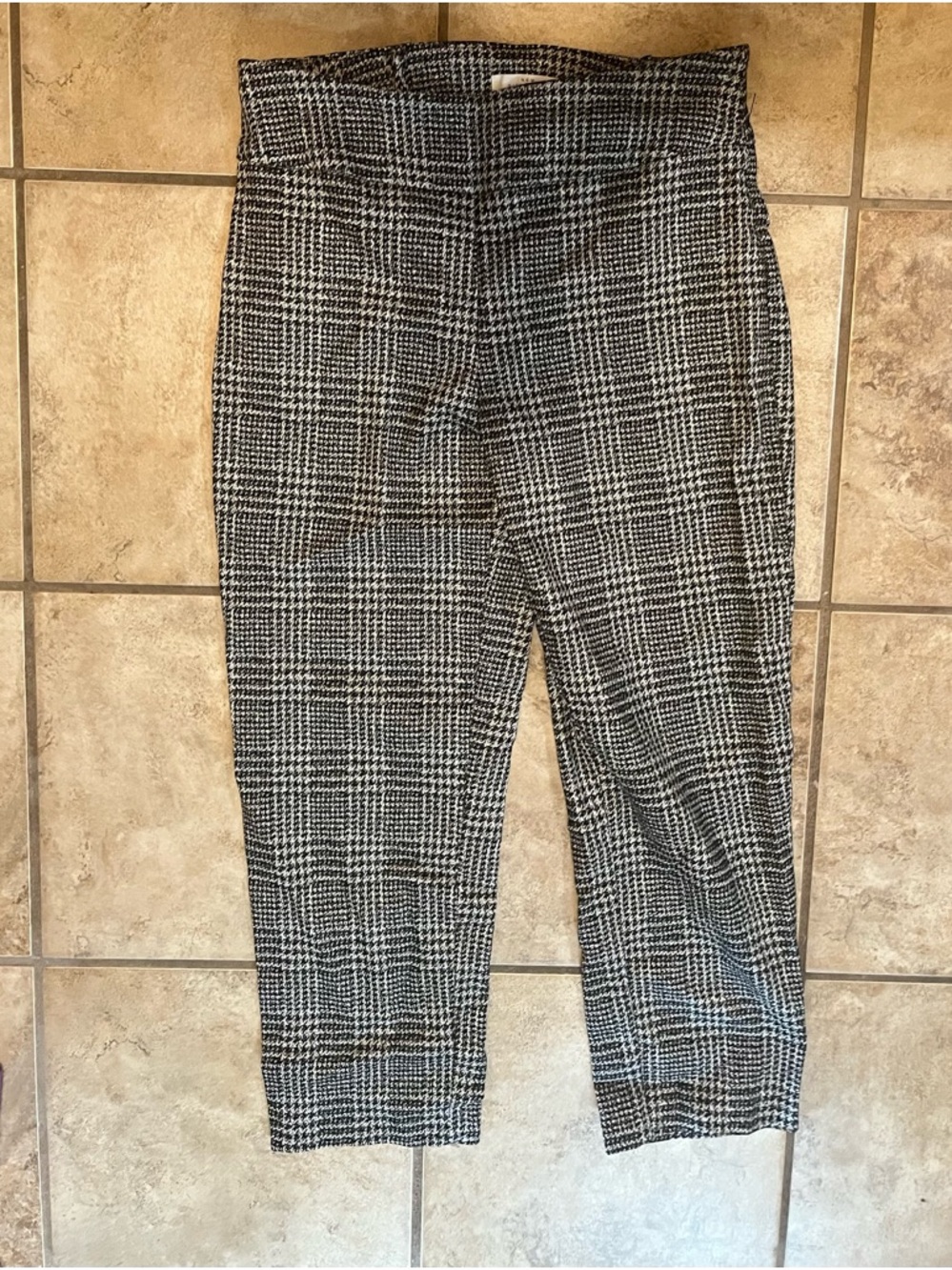 New Directions Black and White Houndstooth Pants